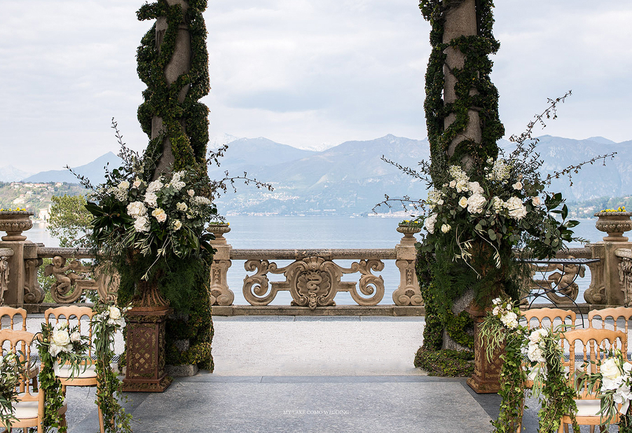 Ceremony-terrace-at-Villa-Balbianello-also-for-star-wars-weddings-by-My-Lake-Como-Wedding