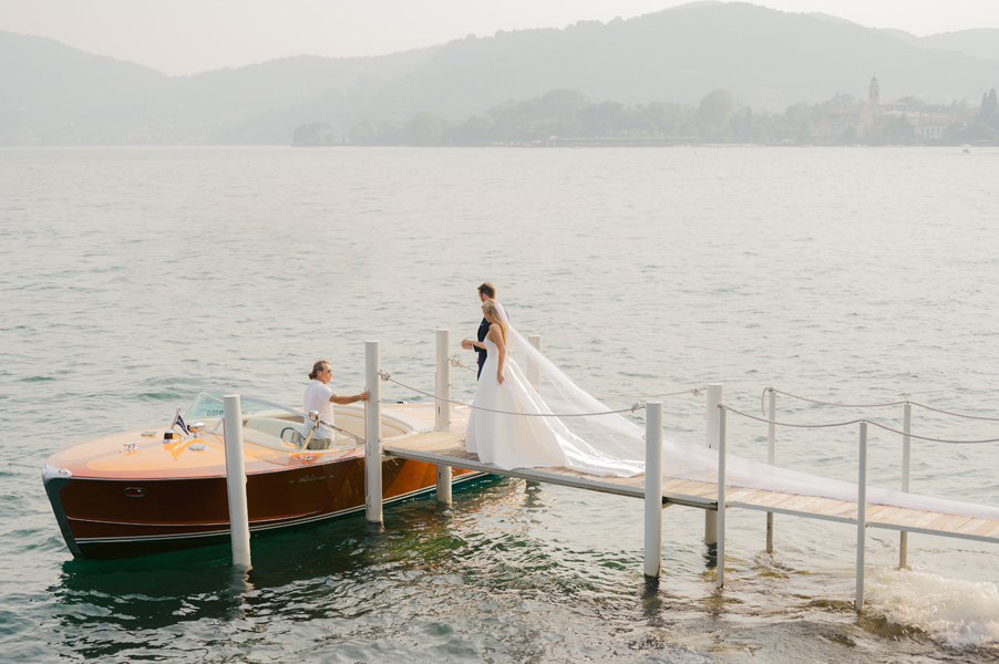 Riva-speed-boat-on-Lake-Como-Italian-wedding-by-My-Lake-Como-Wedding