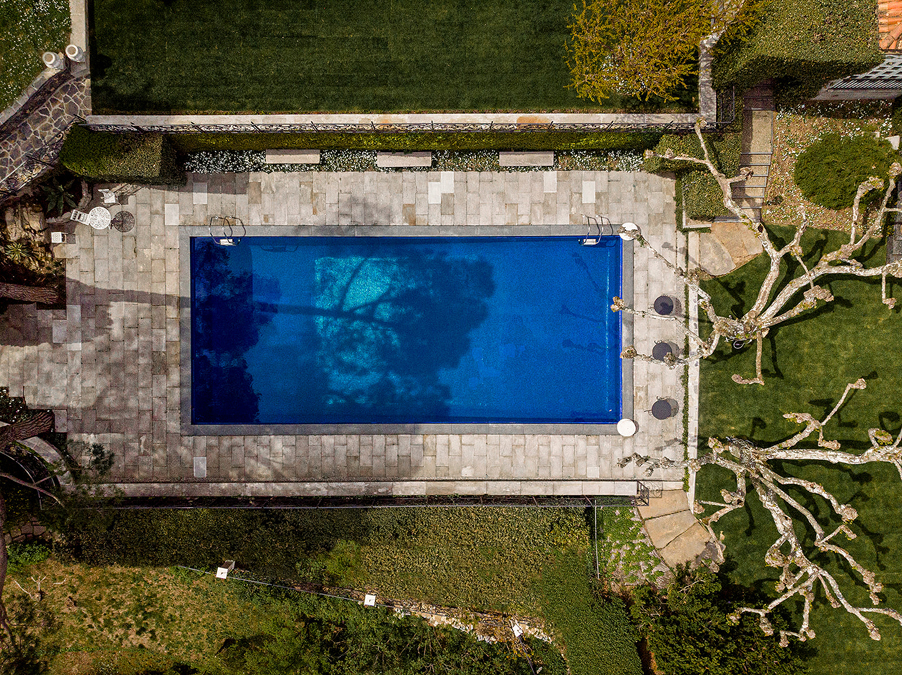 Villa-Bonomi-Lake-Como-wedding-venue-with-pool