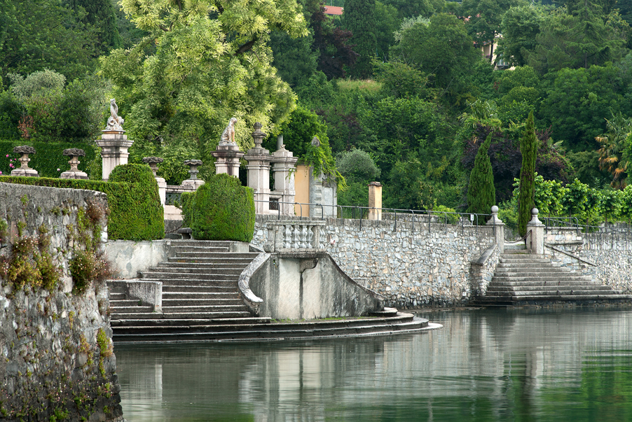 Villa-Sola-Cabiati-water-access-gate-on-Lake-Como-for-arrival