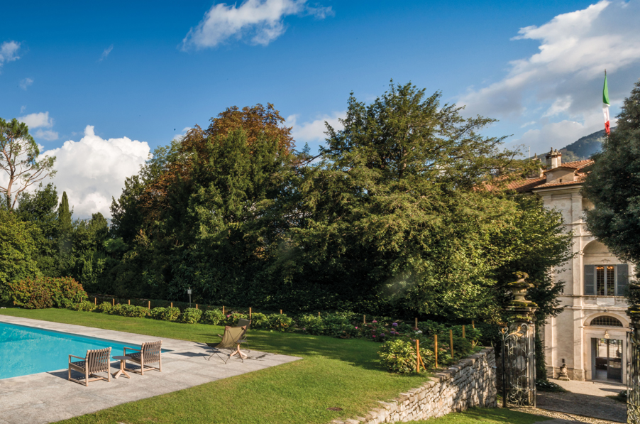 Villa-Sola-Cabiati-wedding-venue-on-Lake-Como-with-pool